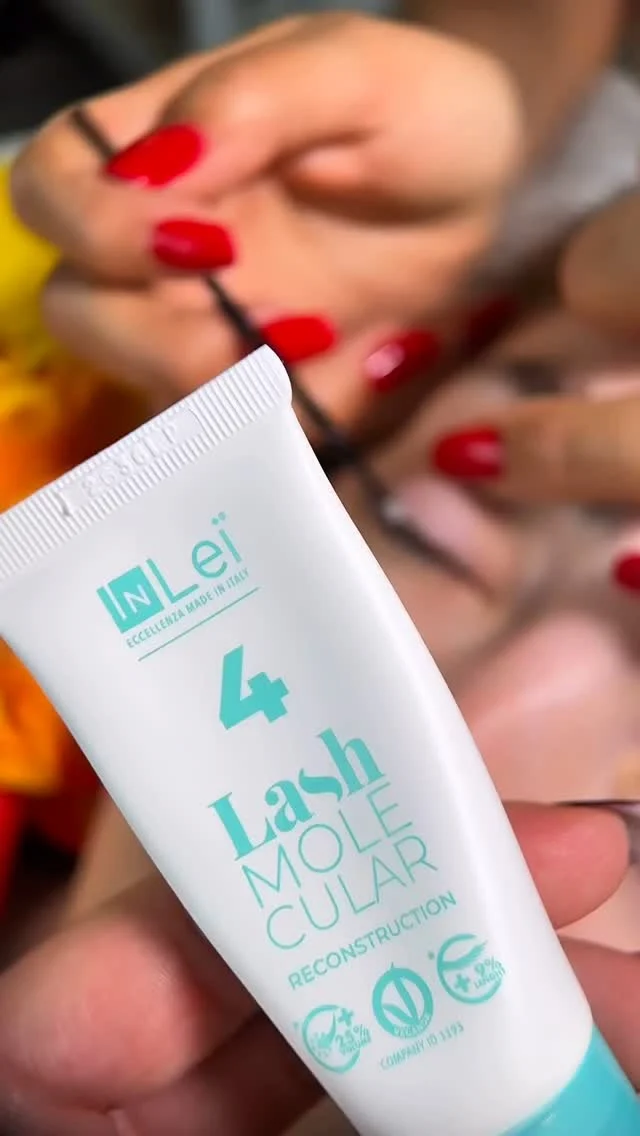 Le ciglia da sogno… non sono più solo un sogno!! 🤩 💭 Con 𝐈𝐧𝐋𝐞𝐢® 𝐋𝐚𝐬𝐡 𝐌𝐨𝐥𝐞𝐜𝐮𝐥𝐚𝐫 𝟒 dai una svolta ai tuoi trattamenti e crea quel look bagnato irresistibile 😎che è solo la punta di un iceberg di nutrimento! Agisce sia in superficie che in profondità grazie ai pesi molecolari diversi degli ingredienti 🤫 E tu sei team effetto bagnato o effetto setoso? 😏

𝐄𝐍/
Dream lashes ...are no longer just a dream!!! 🤩 💭 With 𝐈𝐧𝐋𝐞𝐢® 𝐋𝐚𝐬𝐡 𝐌𝐨𝐥𝐞𝐜𝐮𝐥𝐚𝐫 𝟒 switch up your treatments and create that irresistible wet look 😎that's just the tip of a nourishing iceberg! It acts both superficially and deeply thanks to the different molecular weights of the ingredients 🤫 And are you wet look team or silk effect team? 😏

#inlei #inleilashfiller #lashfiller25_9 #inleitrainer #lamimaker #perfectlashes #ciglia